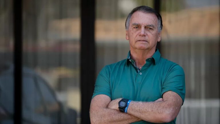 Defesa de Bolsonaro pede ao STF prorrogação da prisão domiciliar