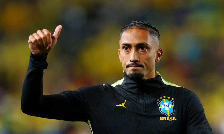 Raphinha volta a treinar com a Seleção se aproxima de retorno à Copa do Mundo