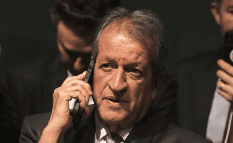 Flávio Dino determina suspensão de emendas ligadas a Valdemar Costa Neto e manda bloquear R$ 119 milhões