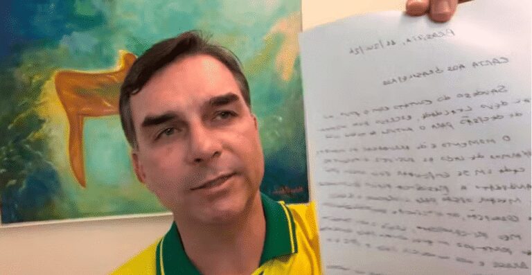 Moraes suspende visitas de Flávio Bolsonaro ao pai por 90 dias, após divulgação de carta