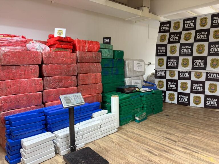 PCMG descobre depósitos de drogas e apreende quase 2 toneladas em Uberlândia