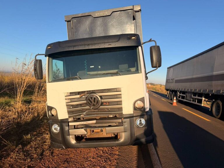Homem morre após ser atropelado por caminhão na MG-190, em Nova Ponte (MG)