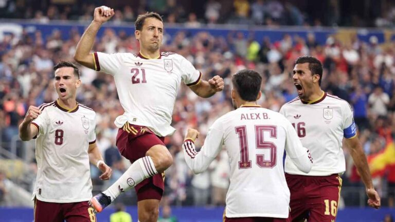 Espanha domina França, vence por 2 a 0 e avança à final da Copa do Mundo