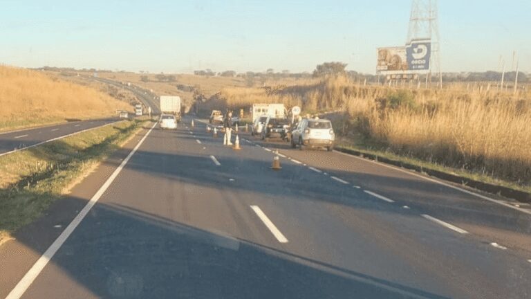 Pedestre morre após ser atropelado por carreta no Anel Viário da BR-050, em Uberlândia