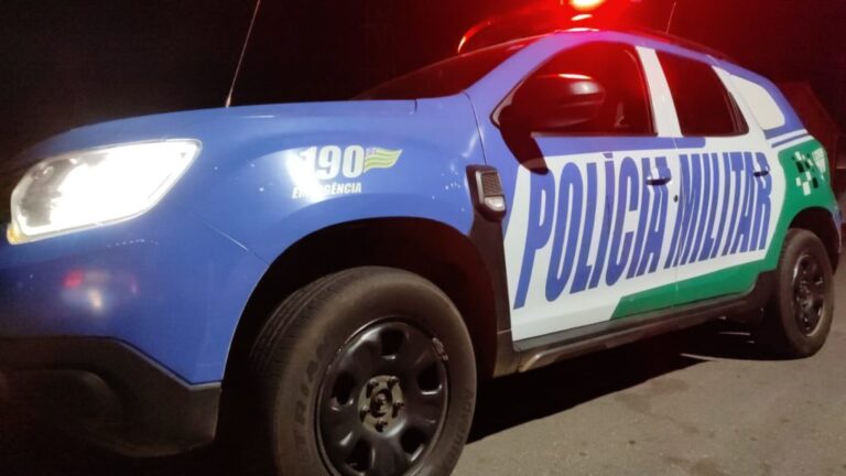 Festa no píer da prainha de São Simão termina com veículo e equipamentos de som levados pela PM