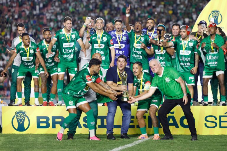 Uberlândia é campeão da Série D e se torna bicampeão nacional após 42 anos