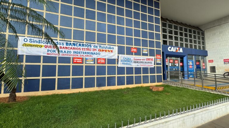 Greve nacional fecha agência da Caixa Econômica Federal em Ituiutaba