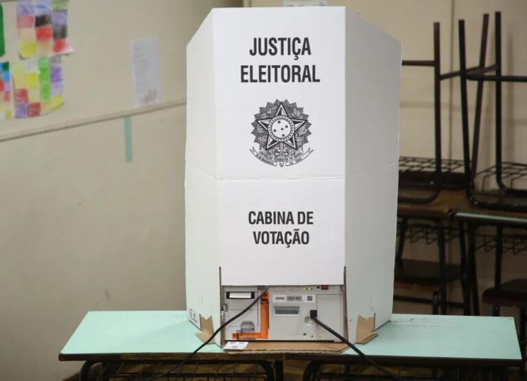 Eleitor é detido após filmar voto na urna eletrônica e divulgar vídeo nas redes sociais em Ipiaçu
